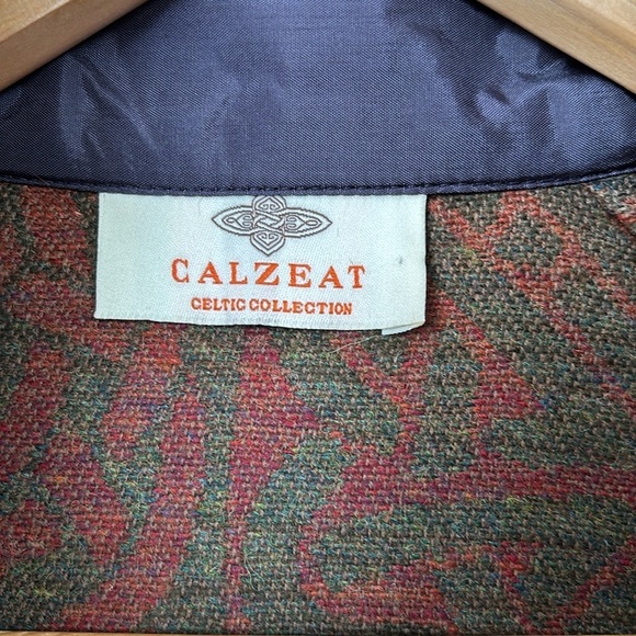 CALZEAT CELTIC COLLECTION, Made in Scotland, 100% Wool Cape/Poncho - Picture 5 of 8